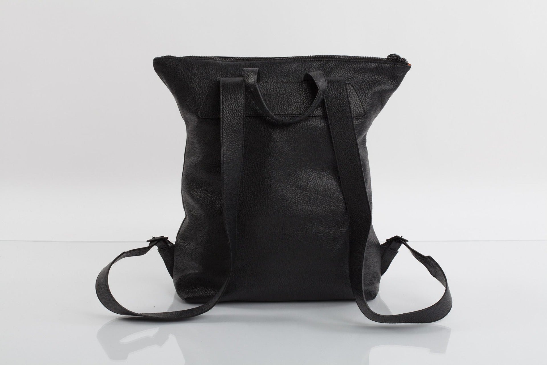 Leather urban unisex backpack - Brockley – BAGOLOGY